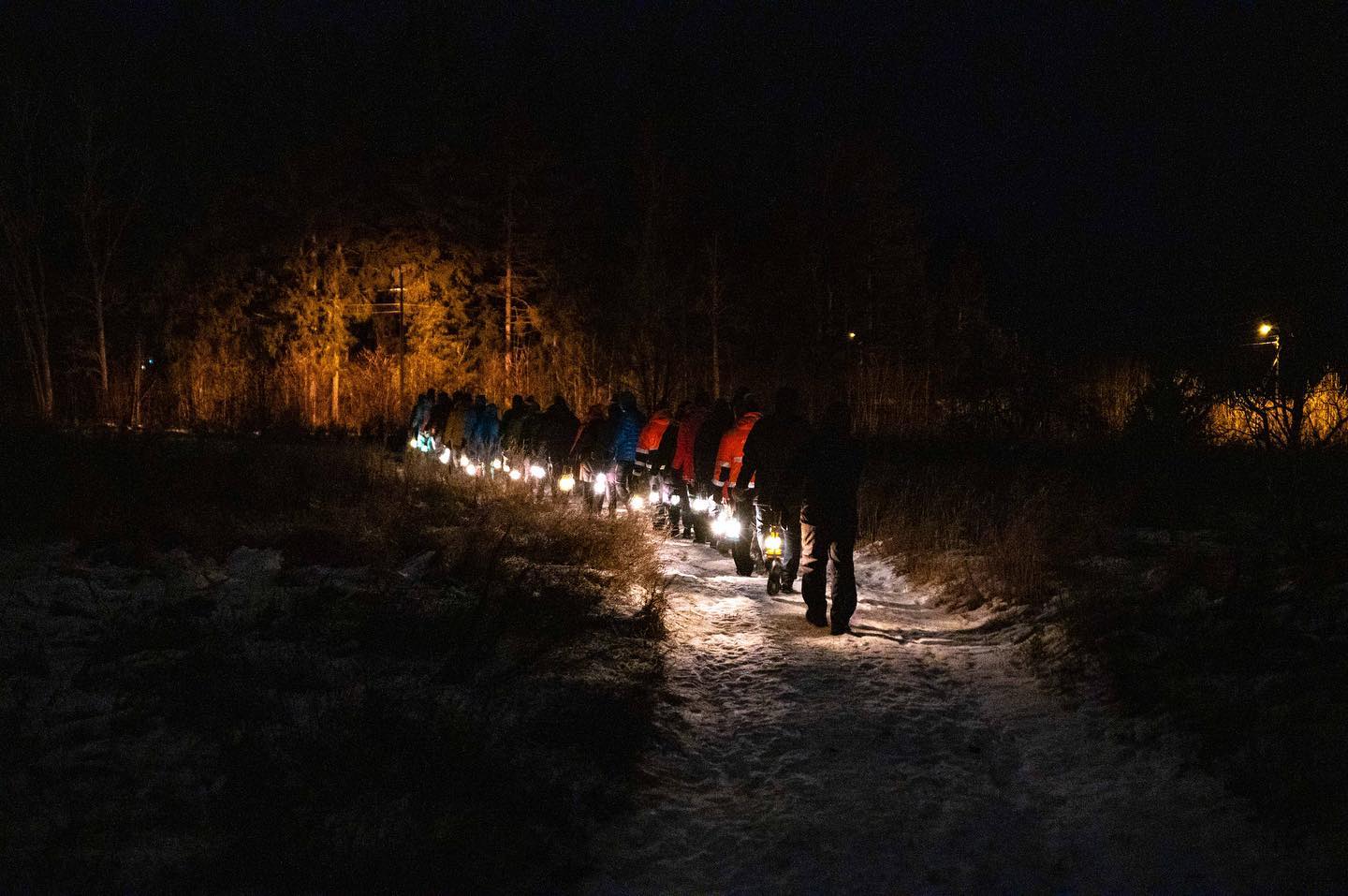 Meestega metsas🥾🐻☃️🌨. Kui tuba ei tõmba, siis saab teistmoodi. #elamuspank #talvematk